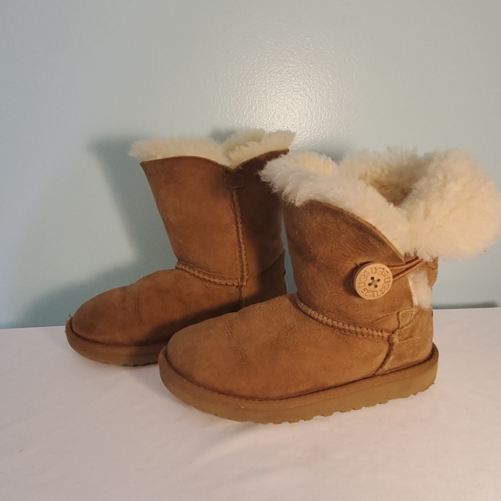 Bailey Button Uggs - Good Condition